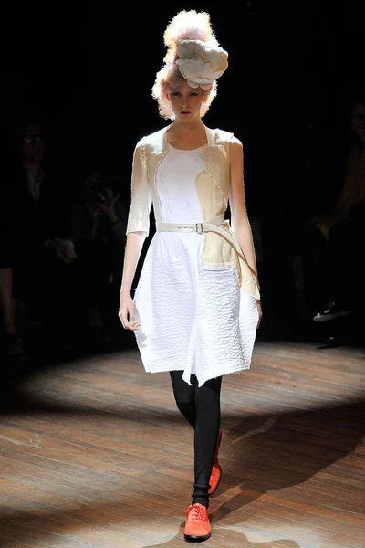 Look 17